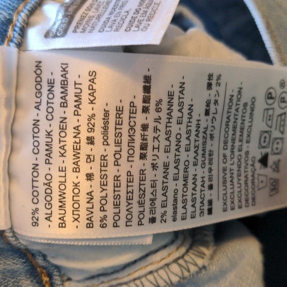 Levi's High Rise Straight Crop Jeans - Picture 5 of 5